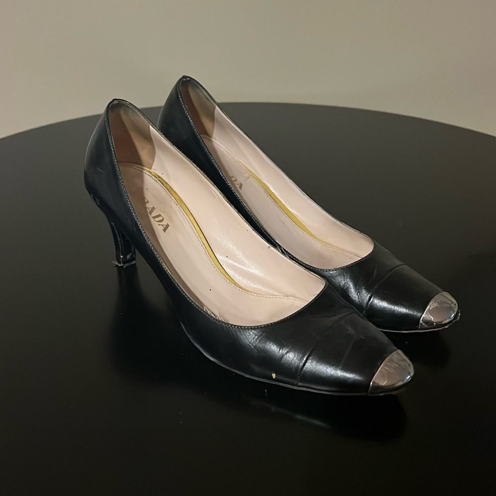 Prada black pump.  Size 40